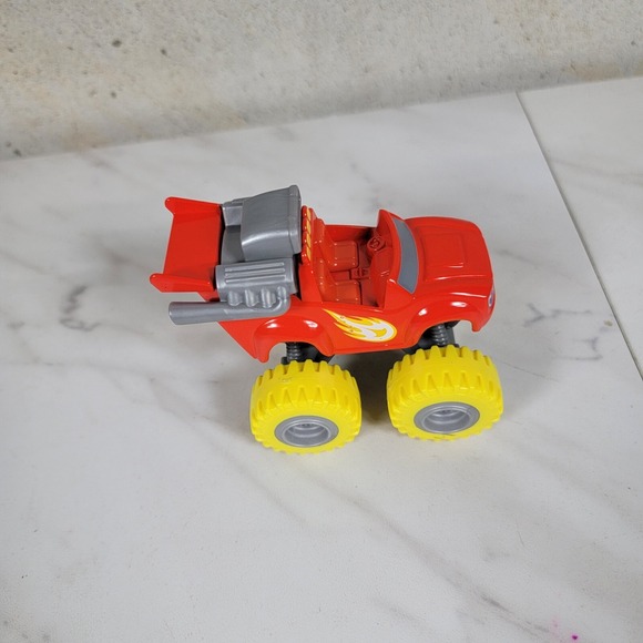 Blaze And The Monster Machines - Monster Engine Blaze, Diecast, HTF Yellow Tires - Picture 5 of 6